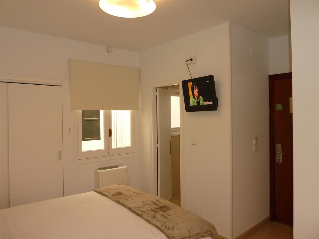 Hostal Jume - Urban Rooms Mahón Buitenkant foto